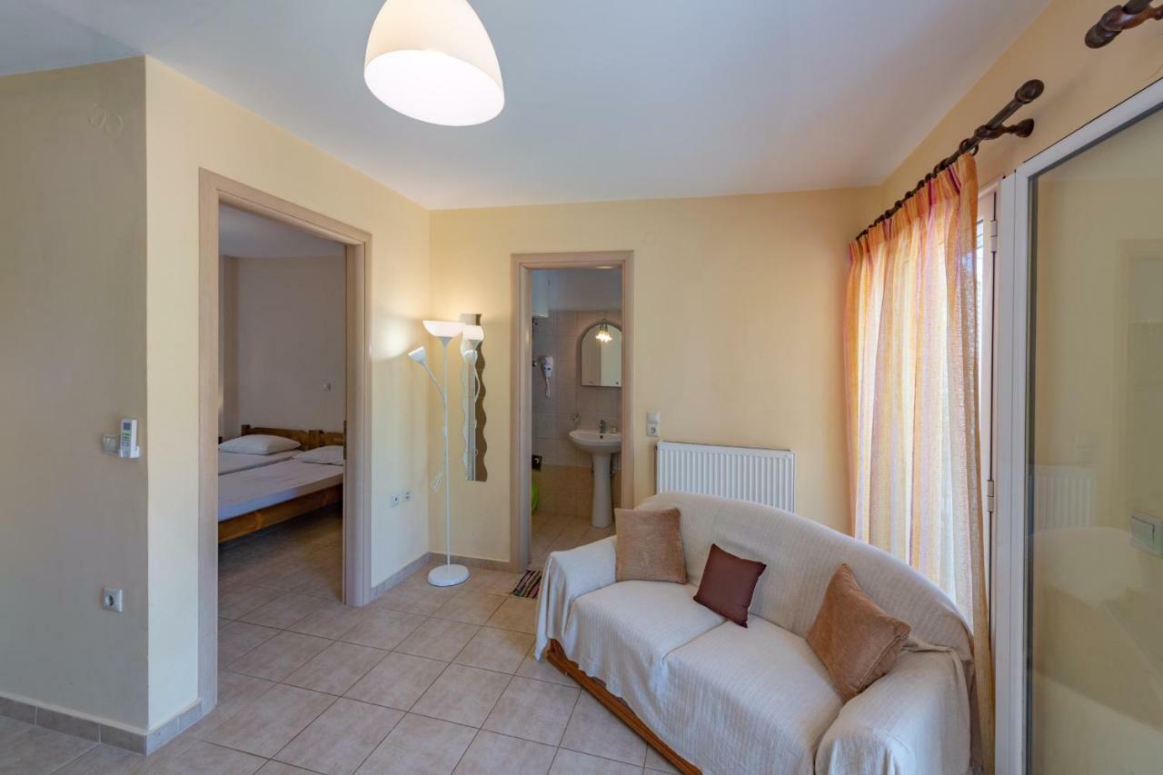 La Casa Di Nonna Apartment อาร์กอสโตลี ภายนอก รูปภาพ